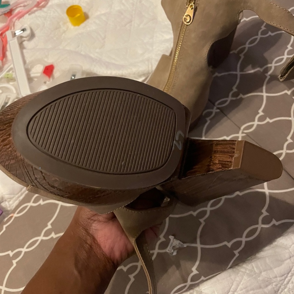 Guess wedges - Picture 2 of 3